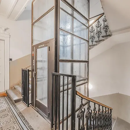 Heritage Building Private Room, Ac, W Kitchen Ferienhaus