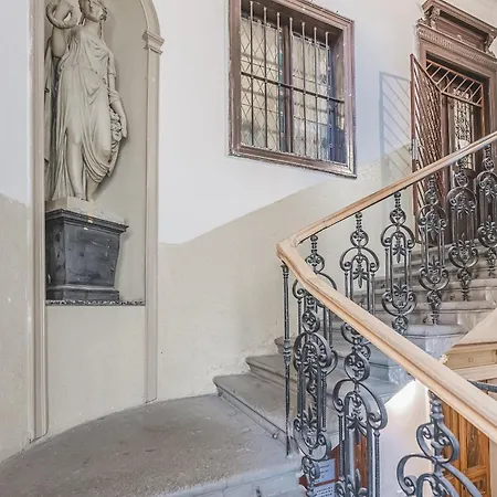 Heritage Building Private Room, Ac, W Kitchen * Prag