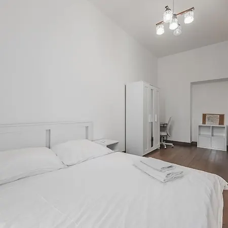 Heritage Building Private Room, Ac, W Kitchen Ferienhaus *