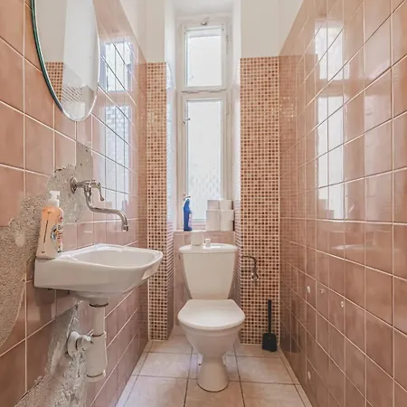 Heritage Building Private Room, Ac, W Kitchen * Prag
